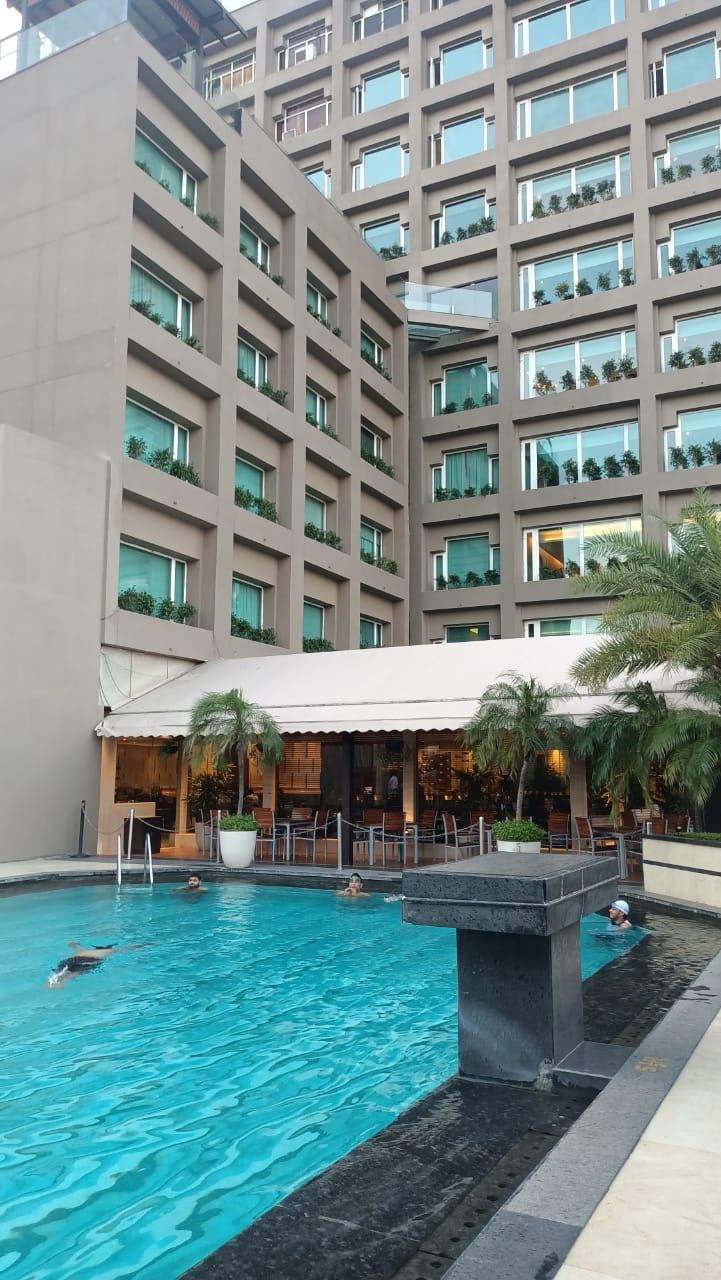 Kalpataru Chembur swimming pool amenity