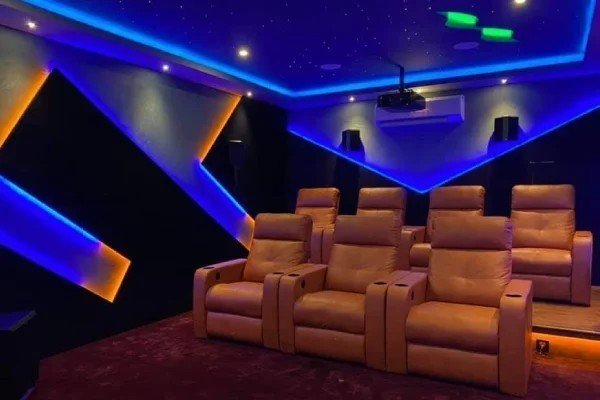 Mini Theater Raymond BKC Bandra Kurla Complex